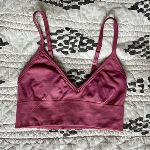 Lululemon ebb to the streets